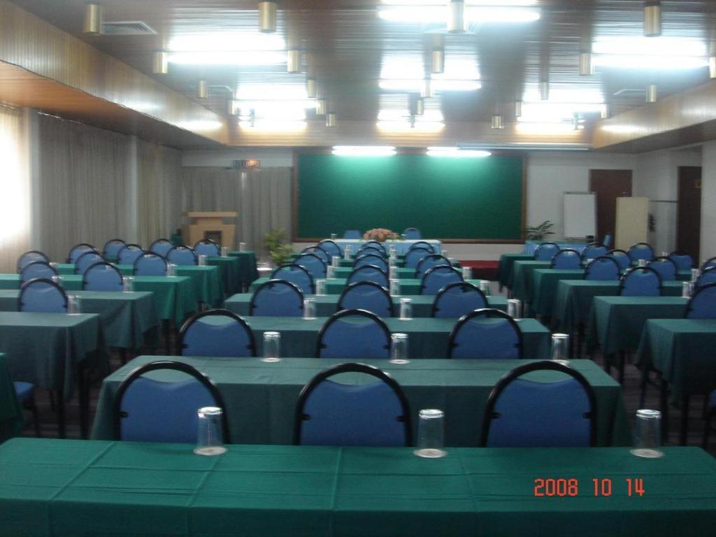 Perkasa Hotel Tenom Exterior foto